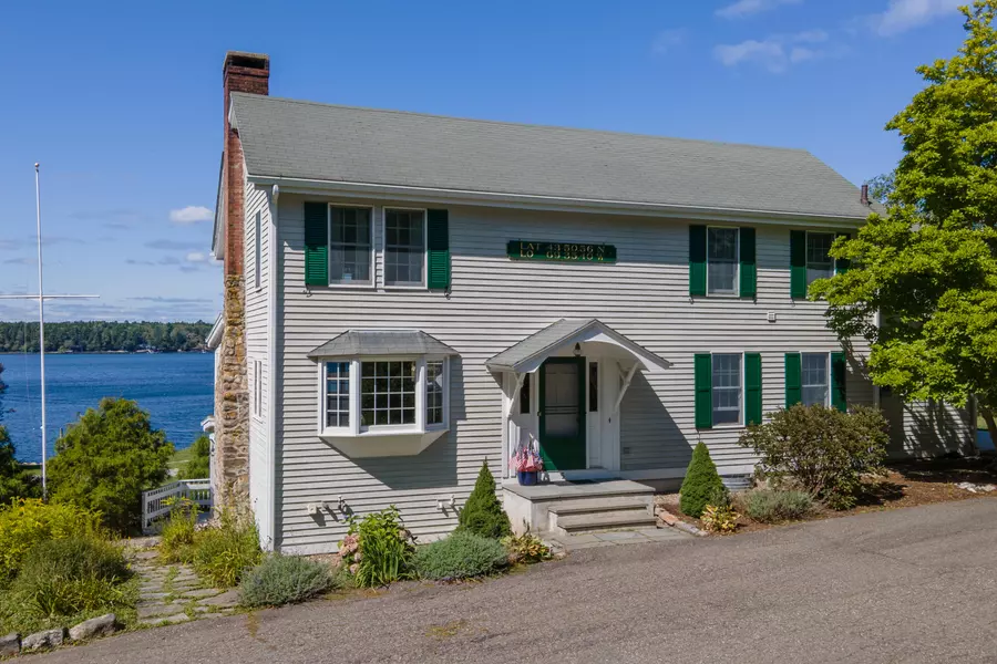 5 Alley RD, Boothbay, ME 04537