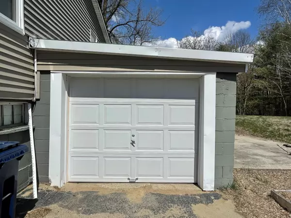 Saco, ME 04072,6 Pine ST