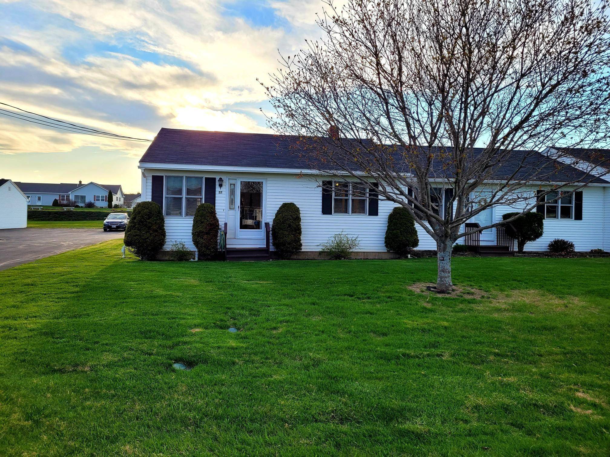 57 Meadow View LN #52, Winslow, ME 04901
