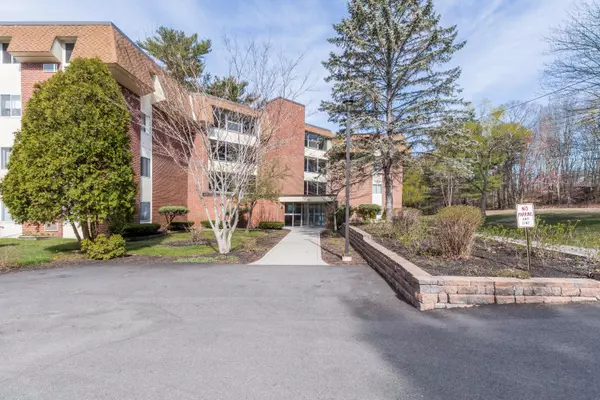 South Portland, ME 04106,751 Main ST #115