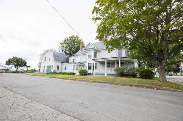 147 Main ST, Newport, ME 04953