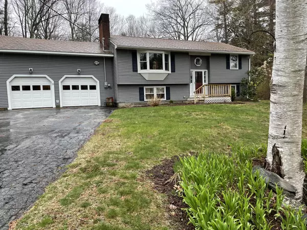 9 Kendall LN, Freeport, ME 04032