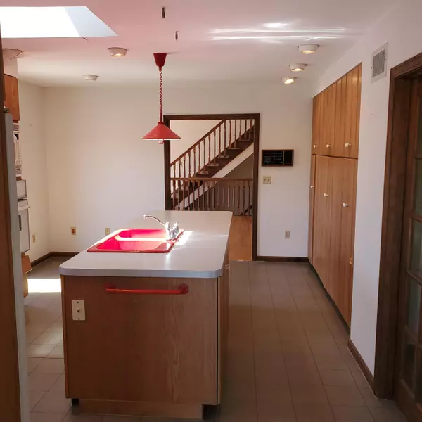 Freeport, ME 04032,383 Pownal Road RD