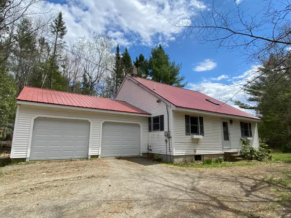 48 Leavitt LN, Glenburn, ME 04401