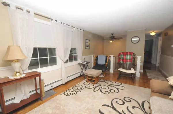 Milford, ME 04461,3 Grays LN