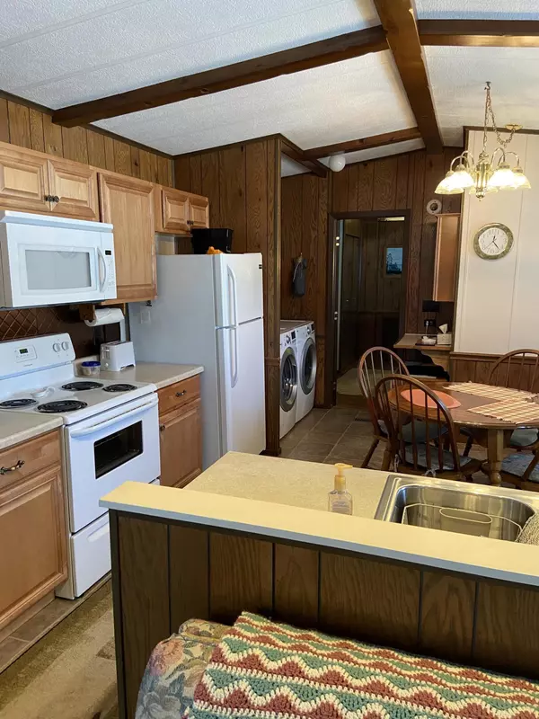 Bangor, ME 04401,39 B ST