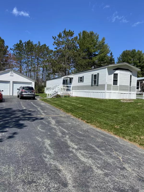 39 B ST, Bangor, ME 04401
