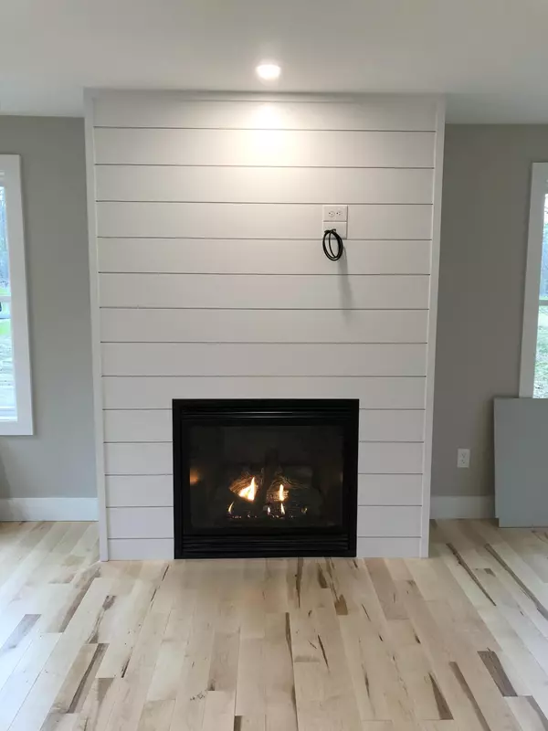 Freeport, ME 04032,6 Youngs LN