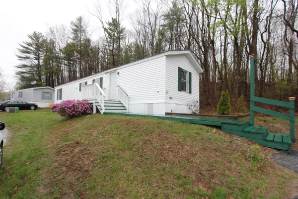 Lewiston, ME 04240,42 Village DR