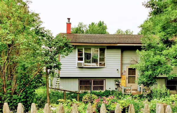 56 Lakeview DR, Oakland, ME 04963