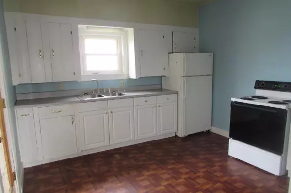 Howland, ME 04448,14 York ST