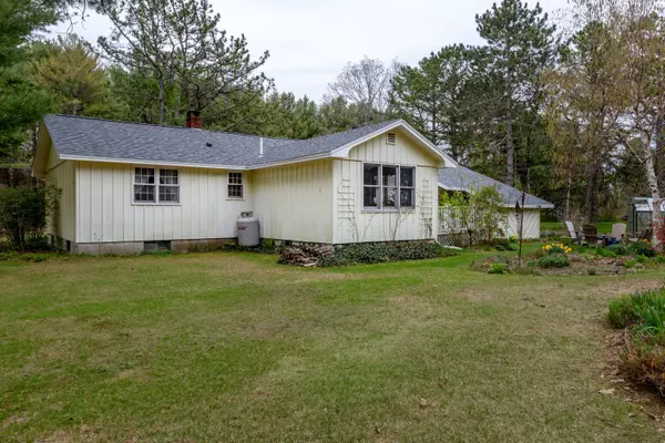 Topsham, ME 04086,2 Raymond RD