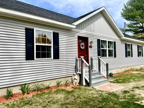 Winthrop, ME 04364,329 S RD