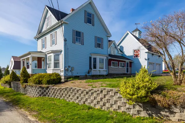 8 Warren AVE, Lewiston, ME 04240