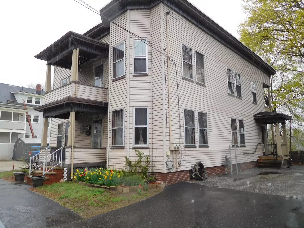 Auburn, ME 04210,106 Riverside DR