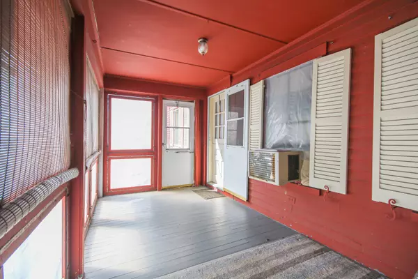 North Berwick, ME 03906,87 Elm ST