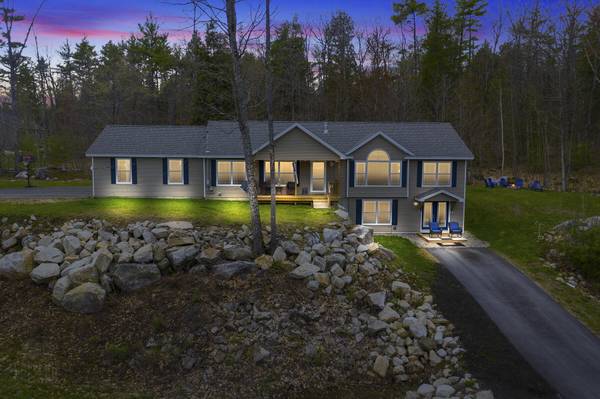 18 Mariner LN, Sebago, ME 04029