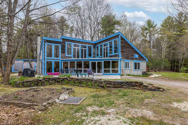 11 Perry LN, Gorham, ME 04038