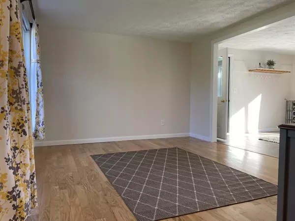 Topsham, ME 04086,25 Ivanhoe DR