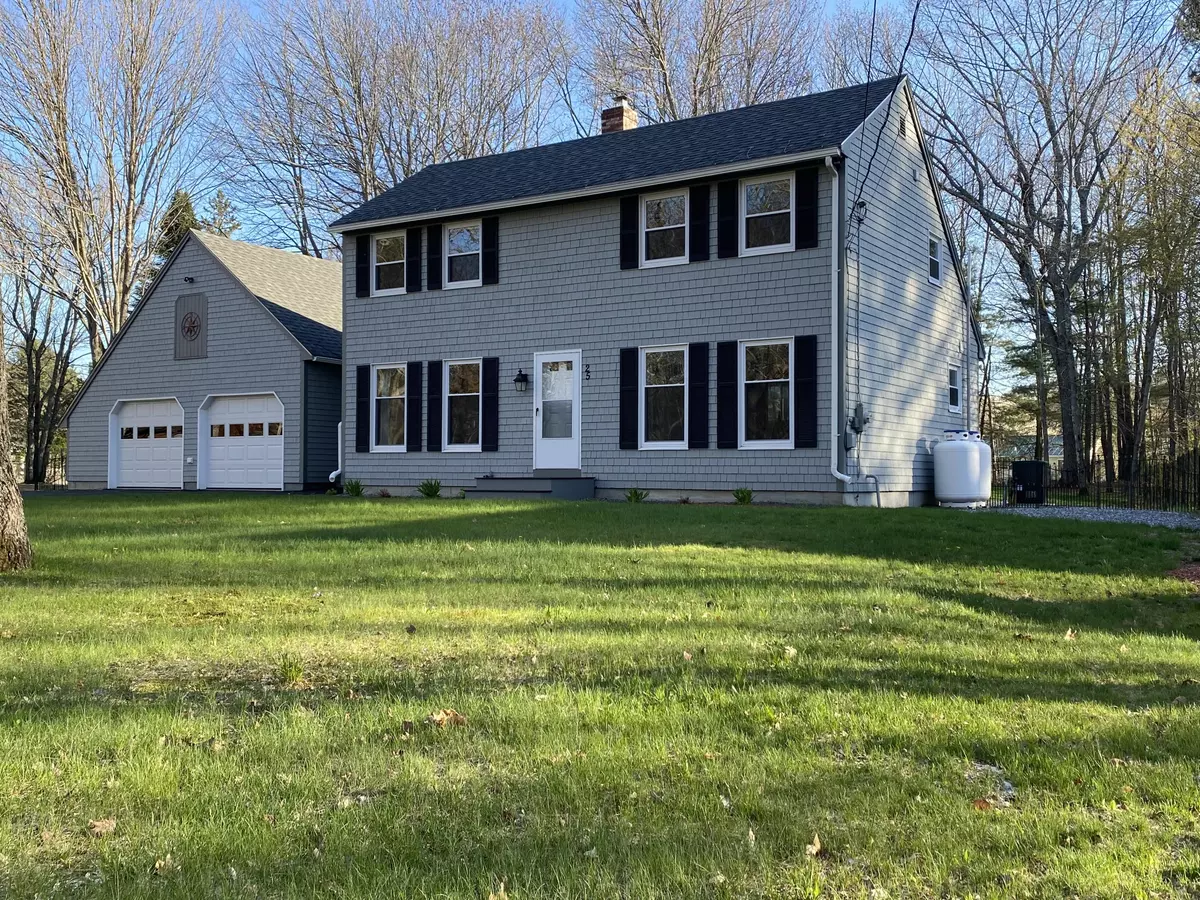 Topsham, ME 04086,25 Ivanhoe DR