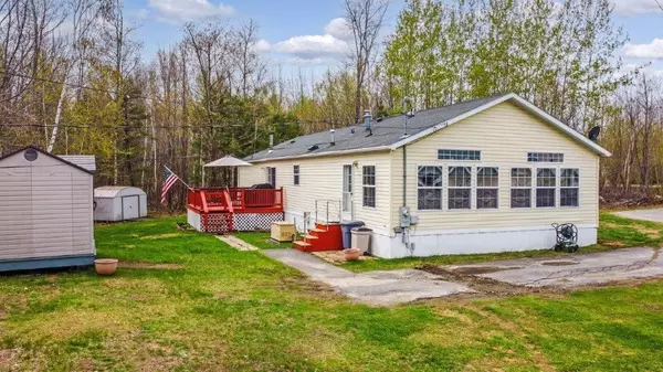 Oakland, ME 04963,64 Madeline DR