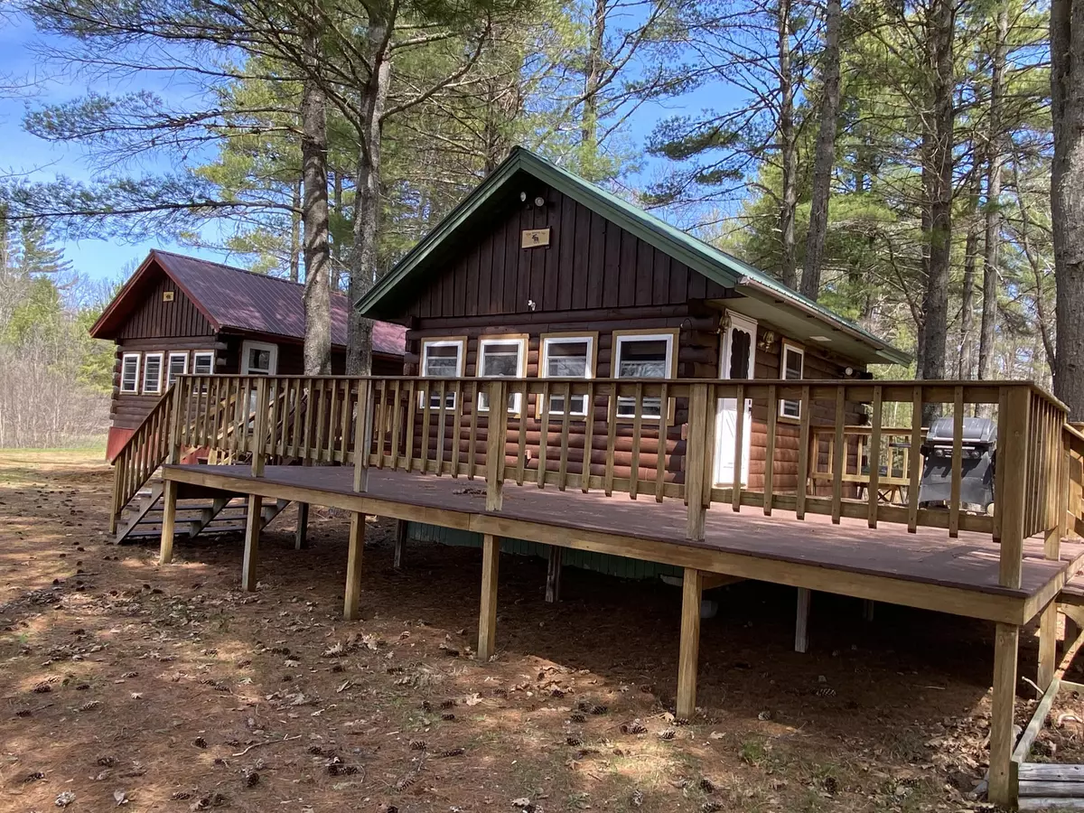 Mattawamkeag, ME 04459,262 Medway RD