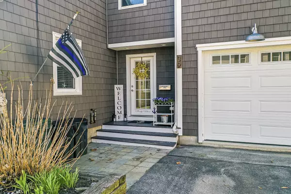 Yarmouth, ME 04096,39 Mayberry LN