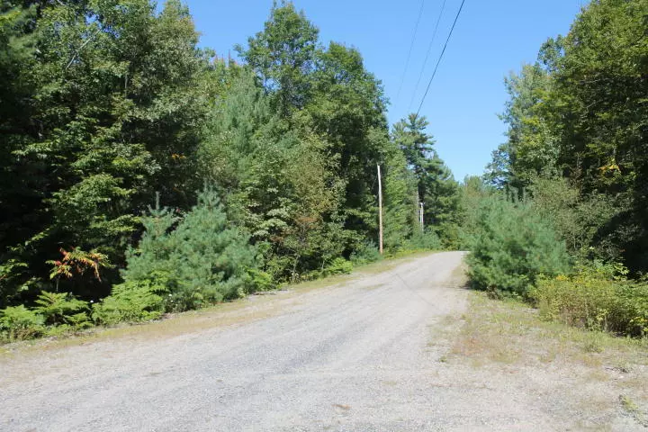 Sidney, ME 04330,9 Poinsettia LN