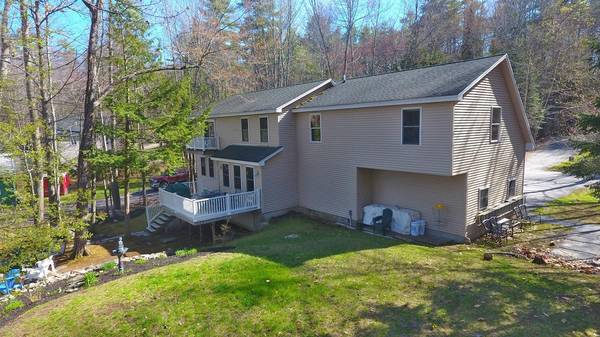 73 Swans RD, Raymond, ME 04071