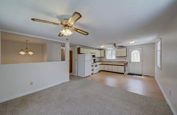 Warren, ME 04864,374 Bunker Hill RD