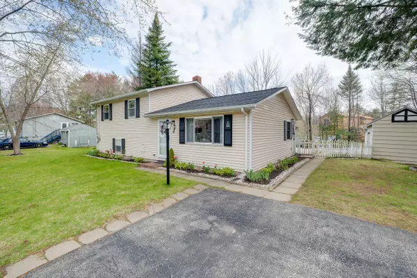 Lisbon, ME 04250,14 Irene ST