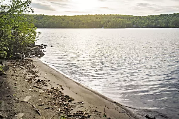 Litchfield, ME 04350,96 Woodland LN