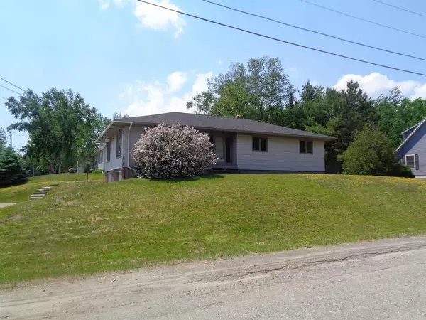 30 Alpine DR, Millinocket, ME 04462