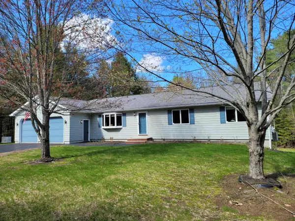 15 Gayton RD, Lisbon, ME 04250