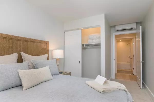 Portland, ME 04101,383 Commercial ST #405