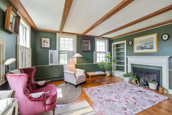 Kennebunk, ME 04043,20 Barnard LN
