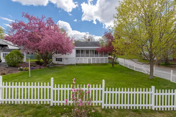 7 Webster ST, South Berwick, ME 03908