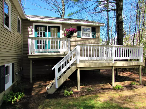 Newport, ME 04953,246 Elm ST