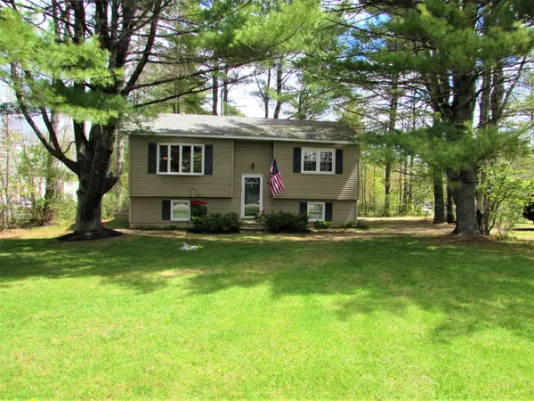 Newport, ME 04953,246 Elm ST