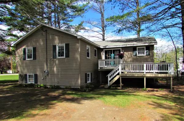 Newport, ME 04953,246 Elm ST