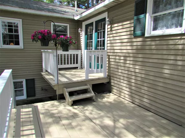 Newport, ME 04953,246 Elm ST