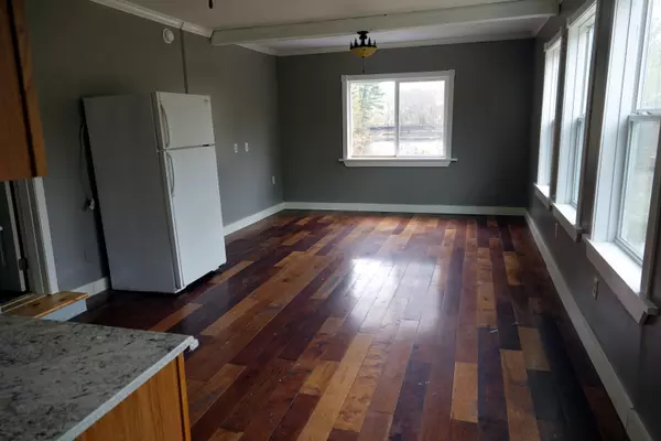 South Portland, ME 04106,5 Cox ST