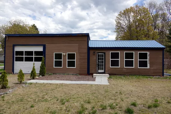 5 Cox ST, South Portland, ME 04106