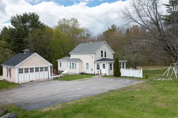 12 Jones AVE, Topsham, ME 04086