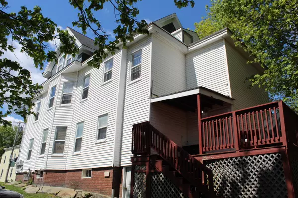 Lewiston, ME 04240,22 Holland ST