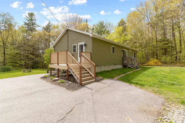 161 Cobb RD, Poland, ME 04274