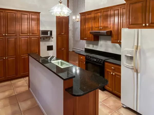 Orono, ME 04473,185 Park ST