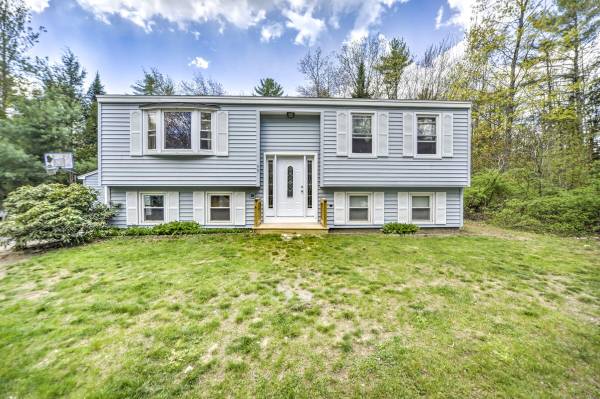 53 Briarwood LN, Gorham, ME 04038