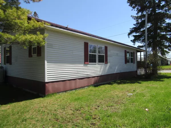 Presque Isle, ME 04769,10 Pond ST