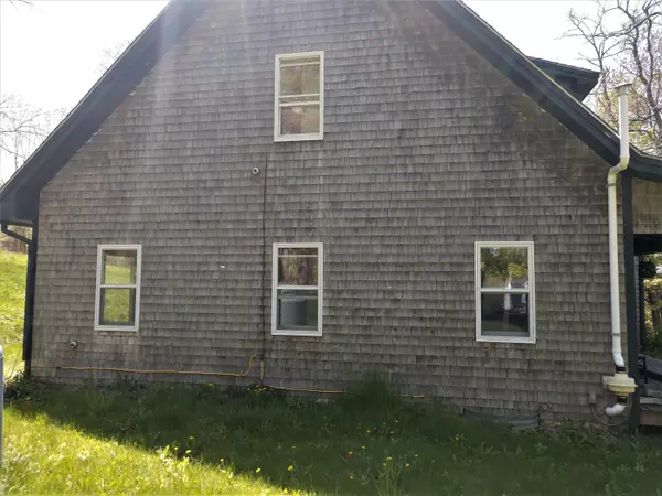 Orland, ME 04472,93 Dunbar RD